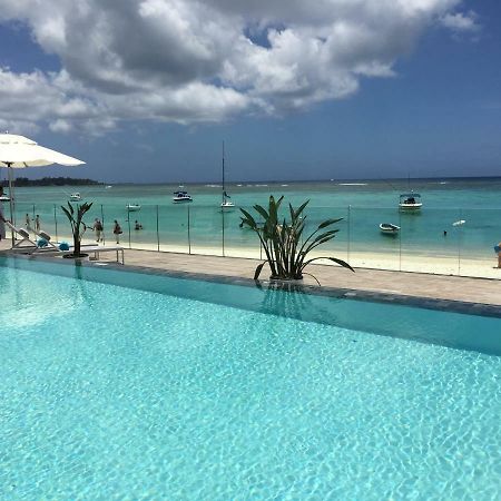 Obiches Luxury Beachfront Apartment Trou-Aux-Biches Esterno foto