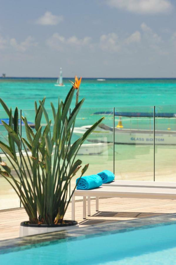 Obiches Luxury Beachfront Apartment Trou-Aux-Biches Esterno foto