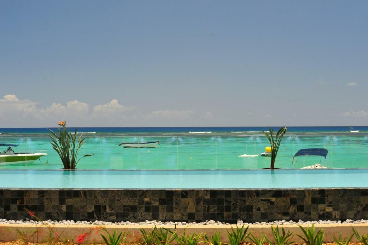 Obiches Luxury Beachfront Apartment Trou-Aux-Biches Esterno foto