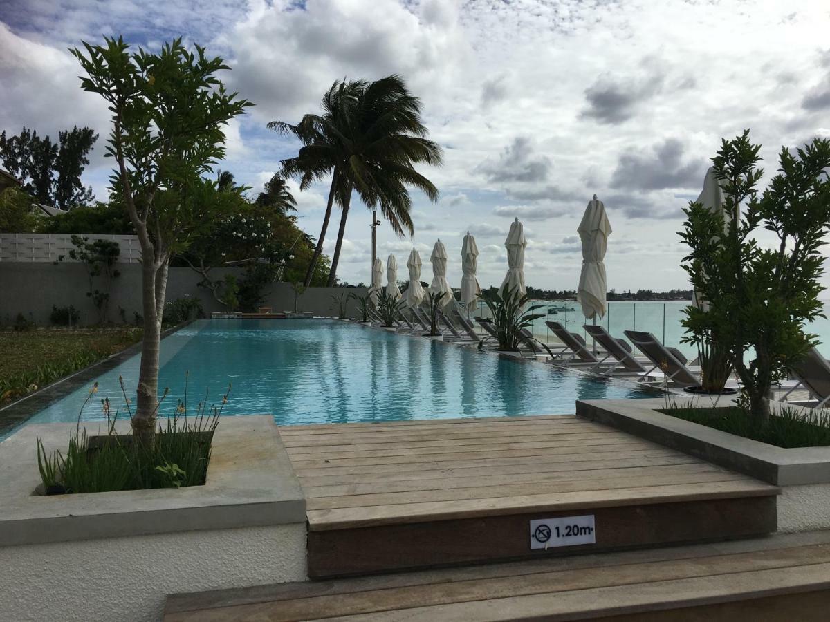 Obiches Luxury Beachfront Apartment Trou-Aux-Biches Esterno foto