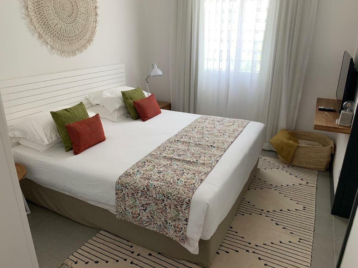 Obiches Luxury Beachfront Apartment Trou-Aux-Biches Esterno foto