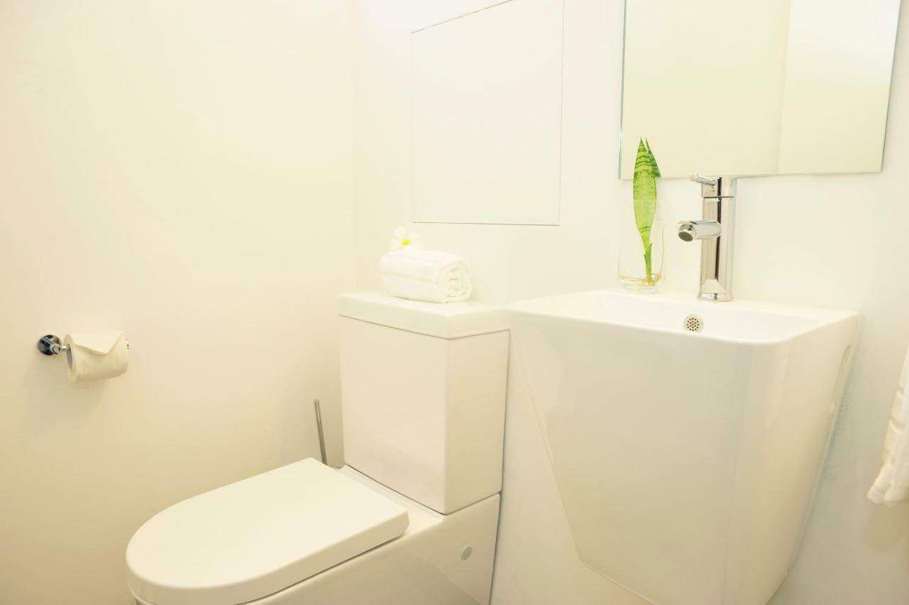 Obiches Luxury Beachfront Apartment Trou-Aux-Biches Esterno foto