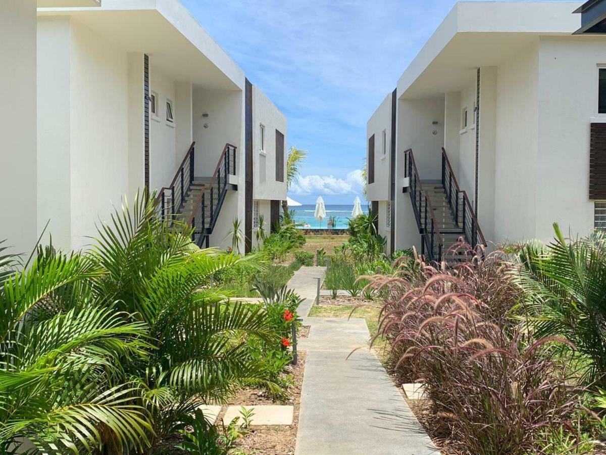 Obiches Luxury Beachfront Apartment Trou-Aux-Biches Esterno foto