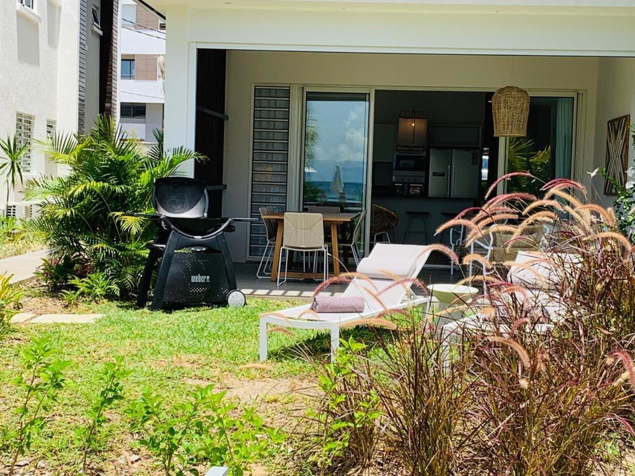 Obiches Luxury Beachfront Apartment Trou-Aux-Biches Esterno foto