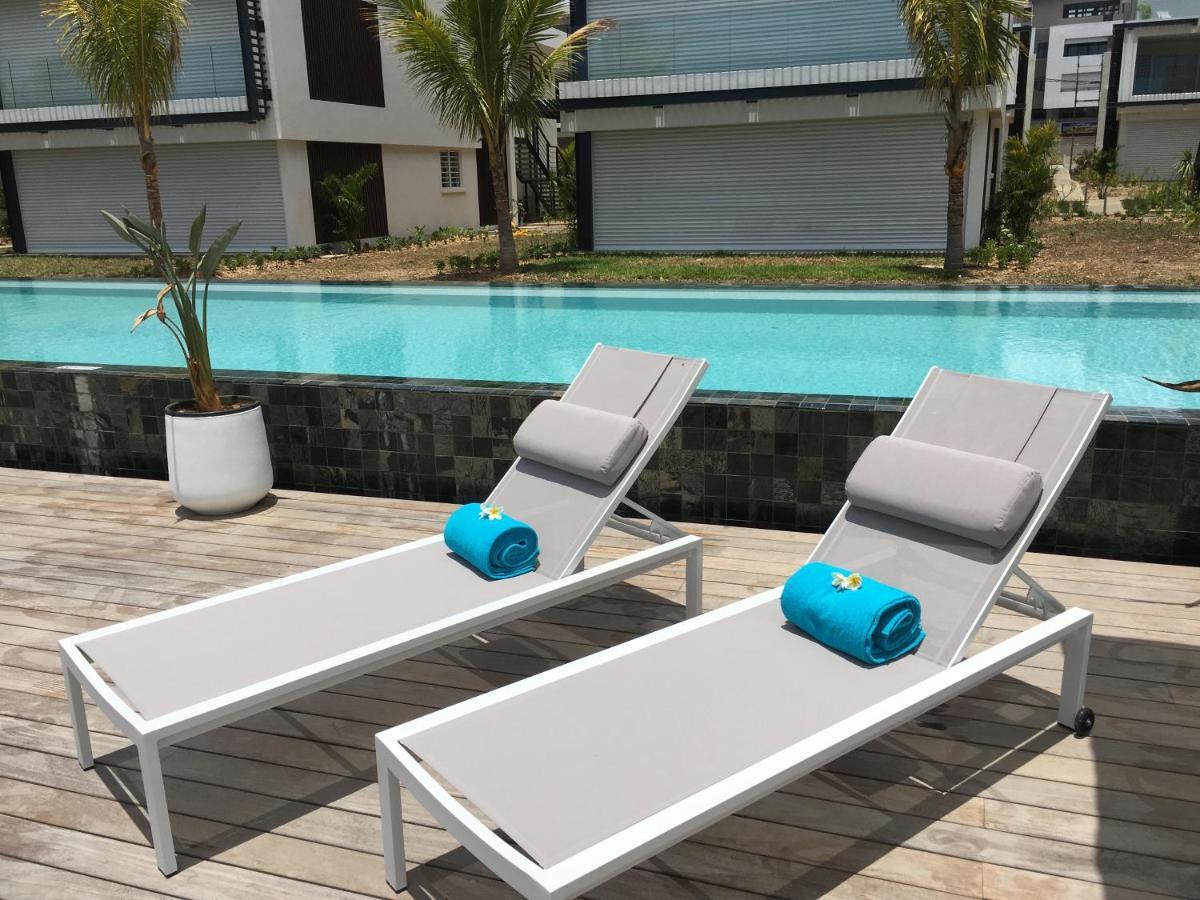 Obiches Luxury Beachfront Apartment Trou-Aux-Biches Esterno foto