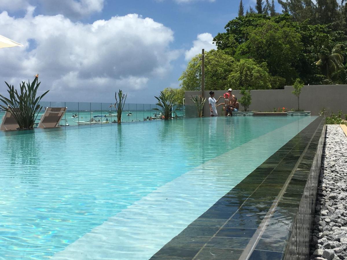 Obiches Luxury Beachfront Apartment Trou-Aux-Biches Esterno foto